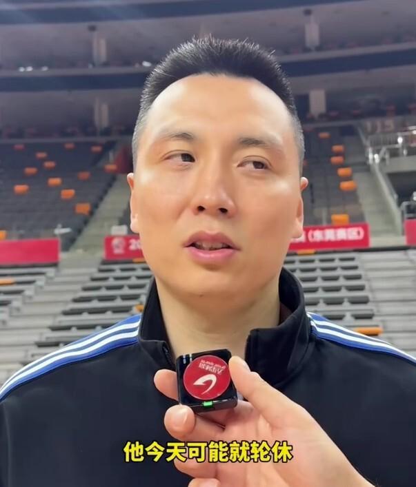 烟雾弹？媒体人称洛夫顿将缺席沪粤大战 杜锋带队赢球轻松许多